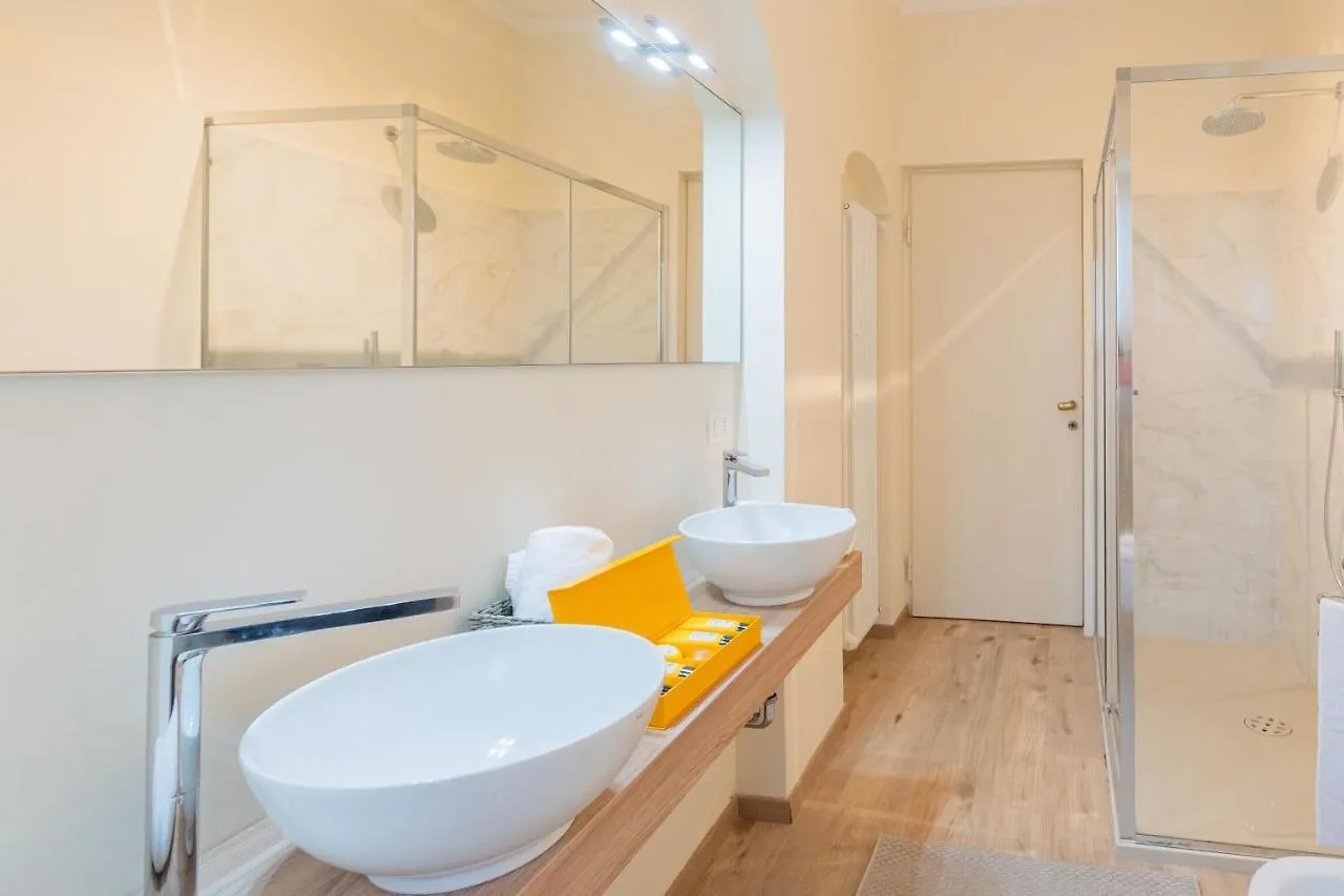 Apartamento Villa Bianca - Front Lake Pool By Rent All Como Sala Comacina Italia